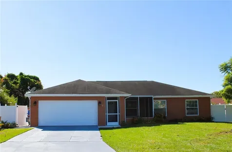 32 Wagon Circle Kissimmee FL 34743