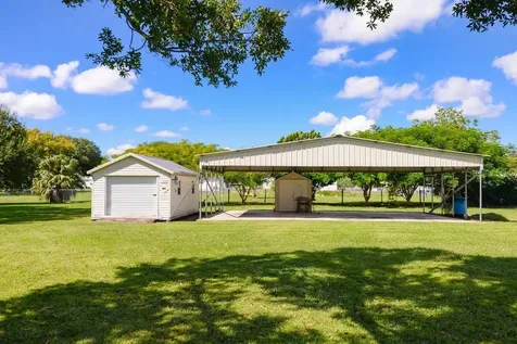 3857 SW 11th Avenue Okeechobee FL 34974