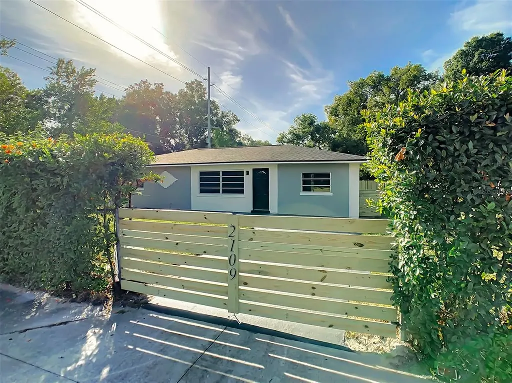 2109 E Diana Street Tampa FL 33610
