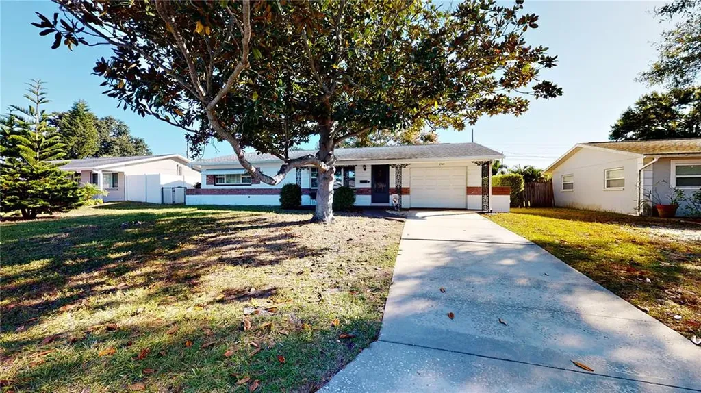 2745 52nd Way N St Petersburg FL 33710