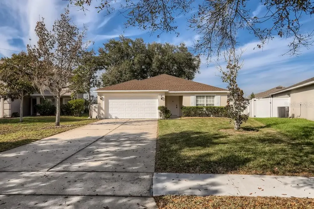 3251 Amberley Park Circle Kissimmee FL 34743