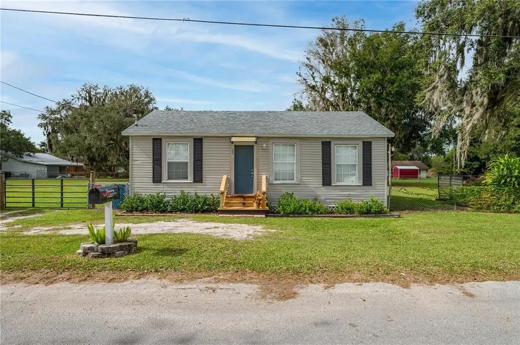 33 N Palmetto Avenue Fort Meade FL 33841