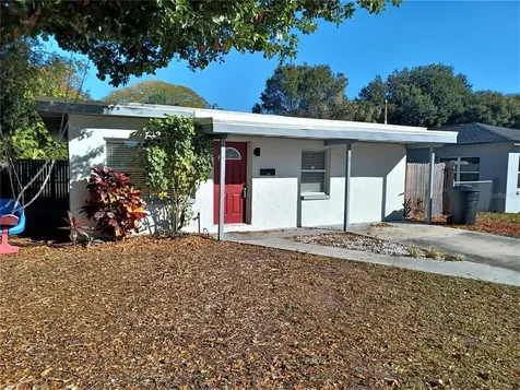 7537 35th Avenue N St Petersburg FL 33710