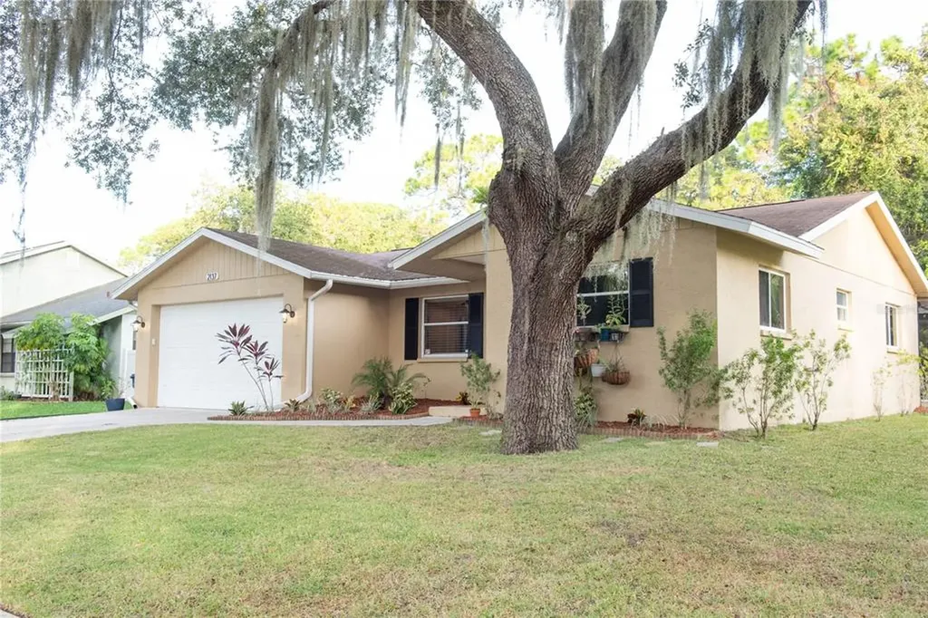 2137 Cork Oak Street Sarasota FL 34232