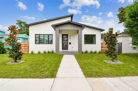 2537 13th Avenue N St Petersburg FL 33713