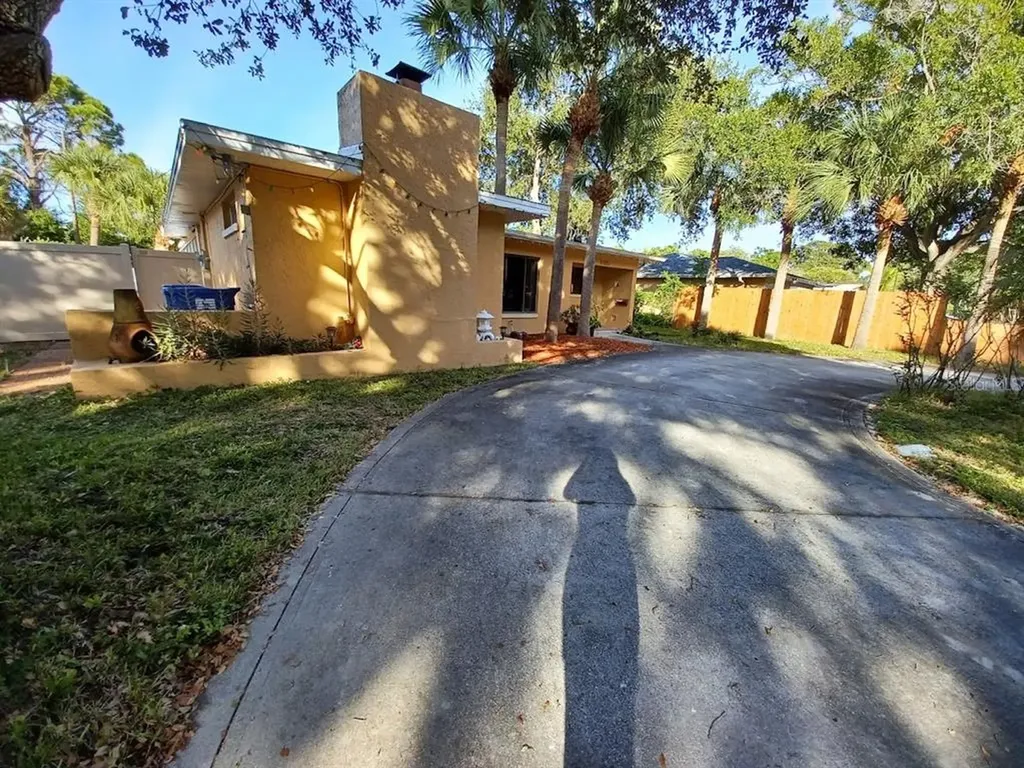 6325 18th Avenue N St Petersburg FL 33710