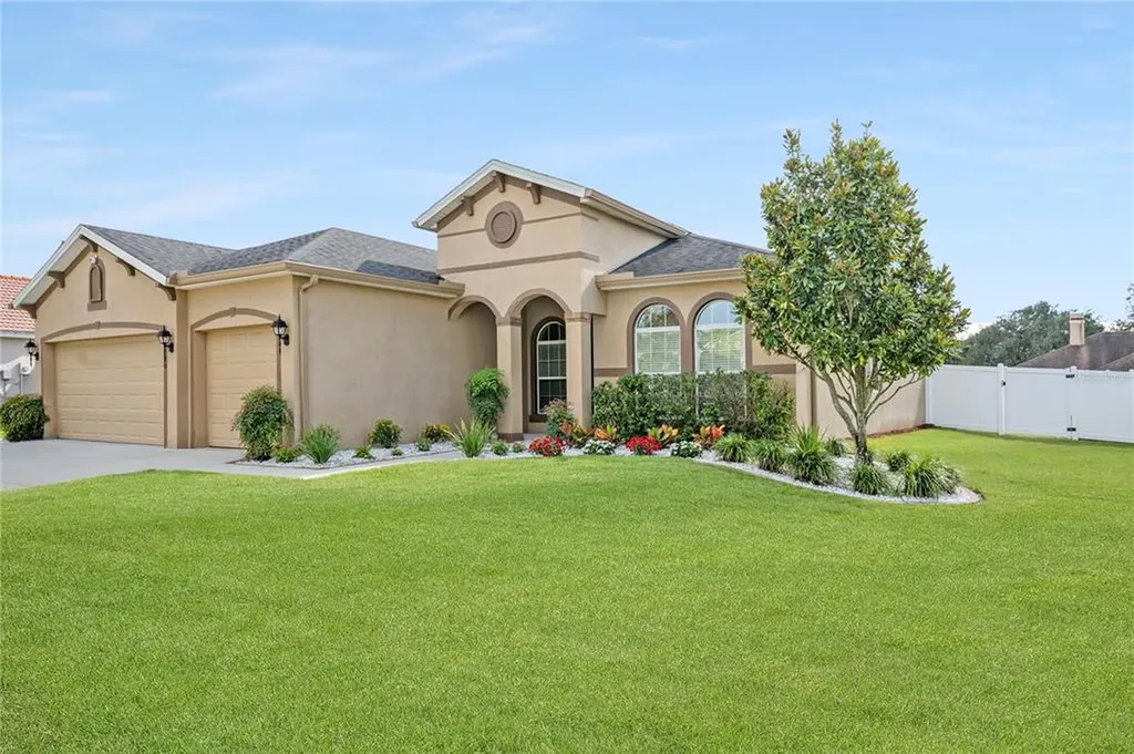 2220 Valterra Vista Way Valrico FL 33594