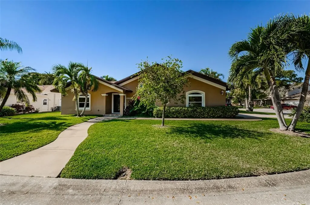 1914 Glen Lakes Circle N St Petersburg FL 33702