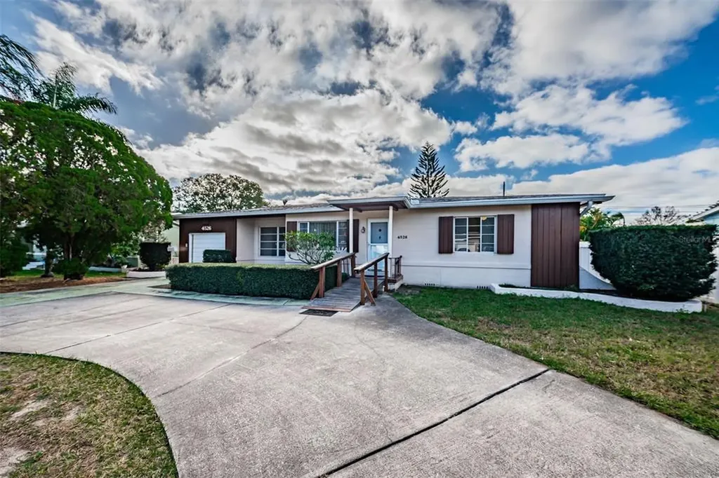 4526 24th Avenue N St Petersburg FL 33713