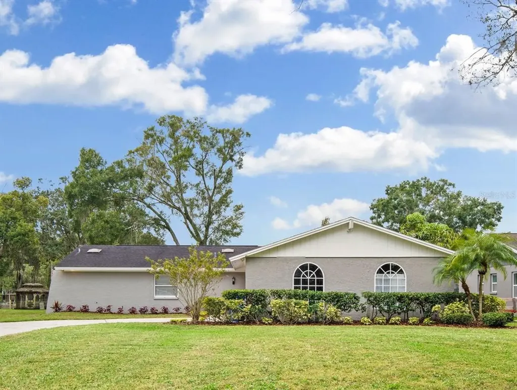 1912 Rebecca Road Lutz FL 33548