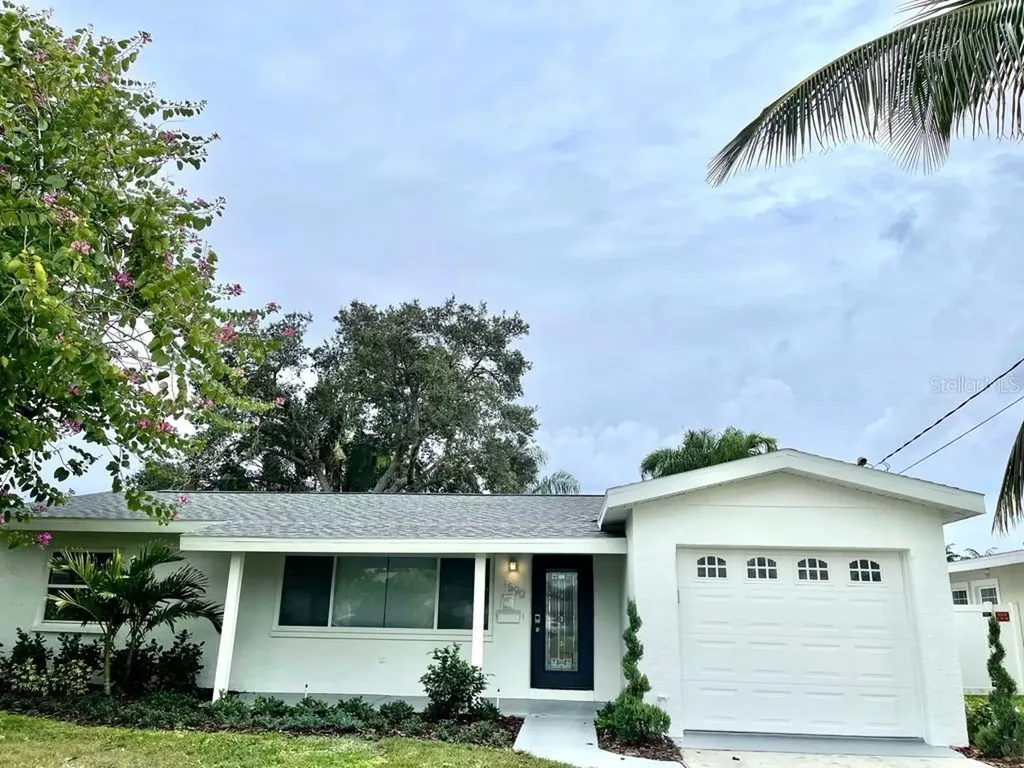 1590 Massachusetts Avenue NE St Petersburg FL 33703