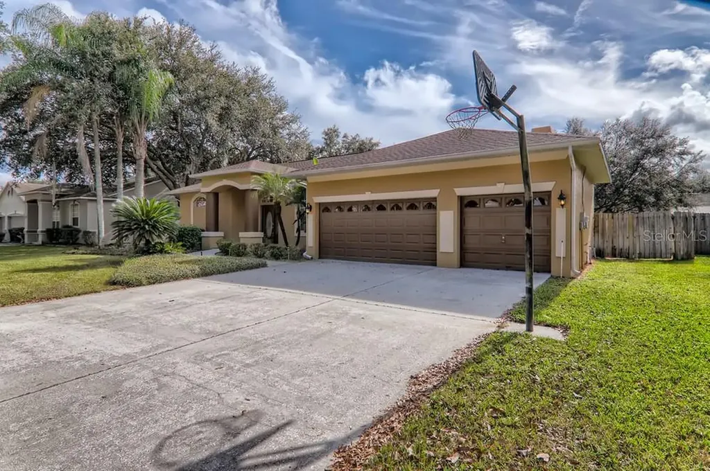 2801 Bent Leaf Drive Valrico FL 33594