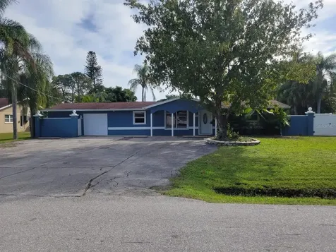 2332 Pinehurst Street Sarasota FL 34231