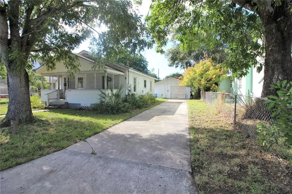 1412 15th Street W Bradenton FL 34205