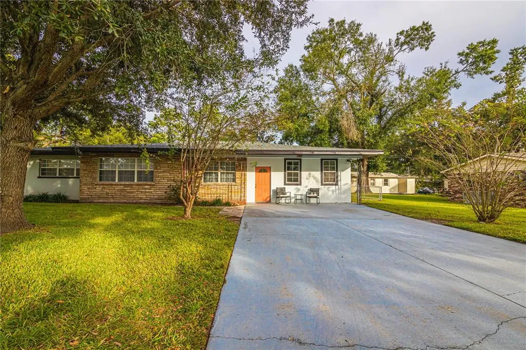 5821 Lake Grove Drive Lakeland FL 33809