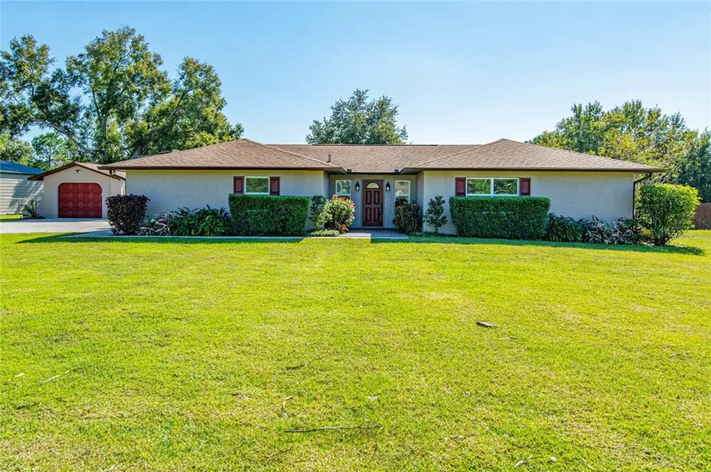 8948 Oakwood Drive Lake Wales FL 33898