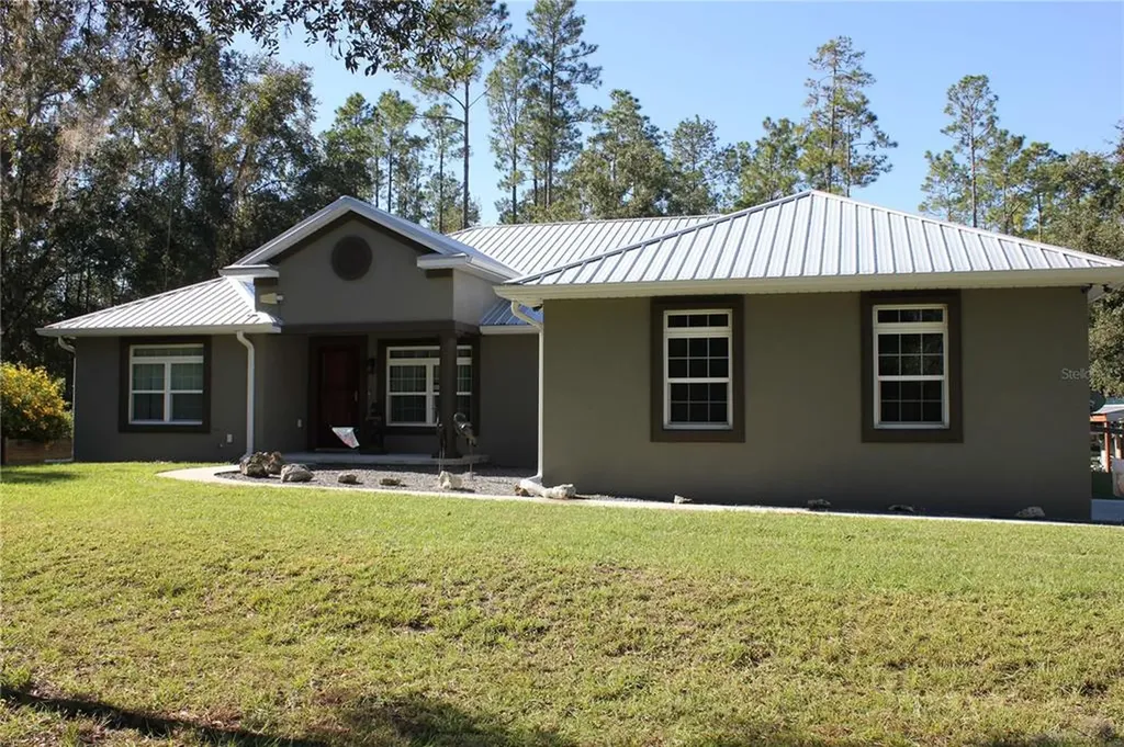6567 Cr 248c Lake Panasoffkee FL 33538