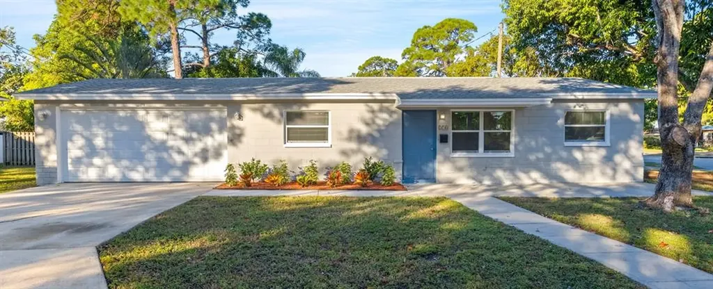 270 SW Lincoln Circle N St Petersburg FL 33703