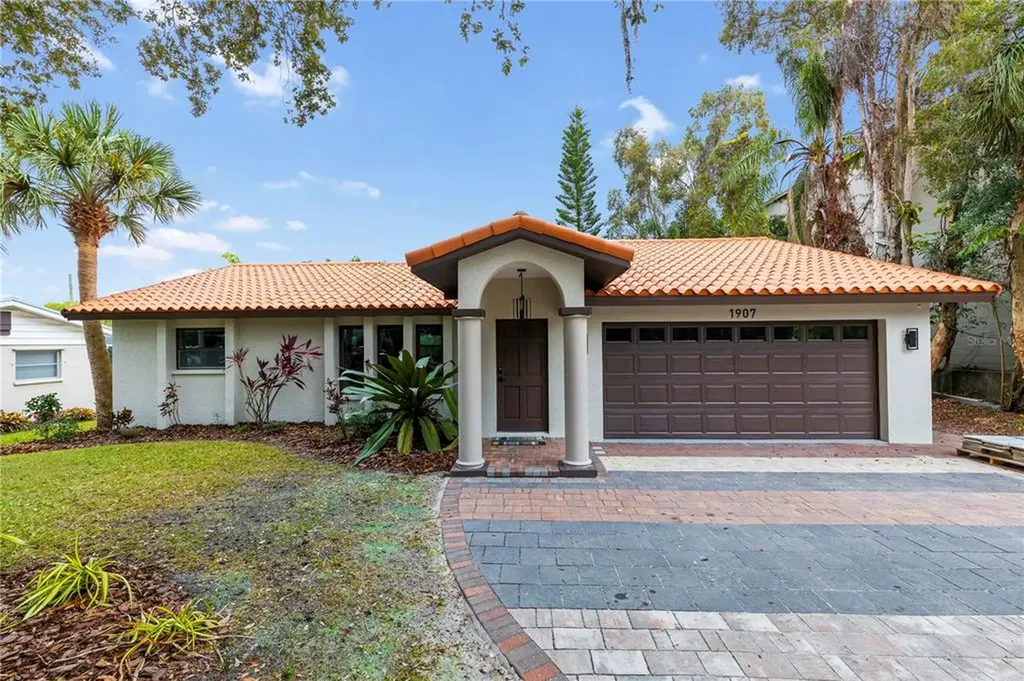 1907 Fiesta Drive Sarasota FL 34231