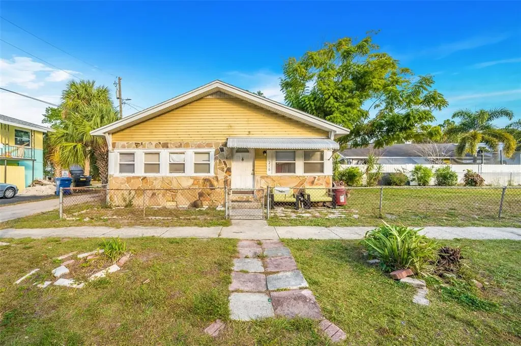 216 26th Street S St Petersburg FL 33712