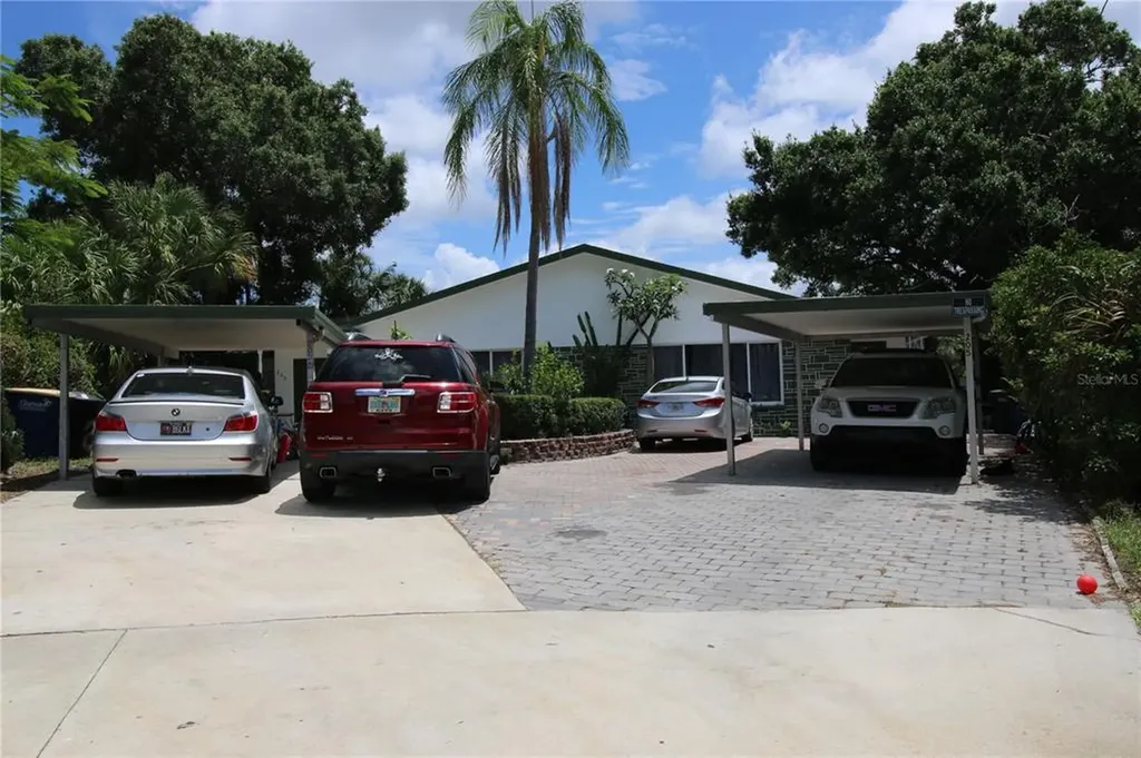 203 Avanda Court Clearwater FL 33756