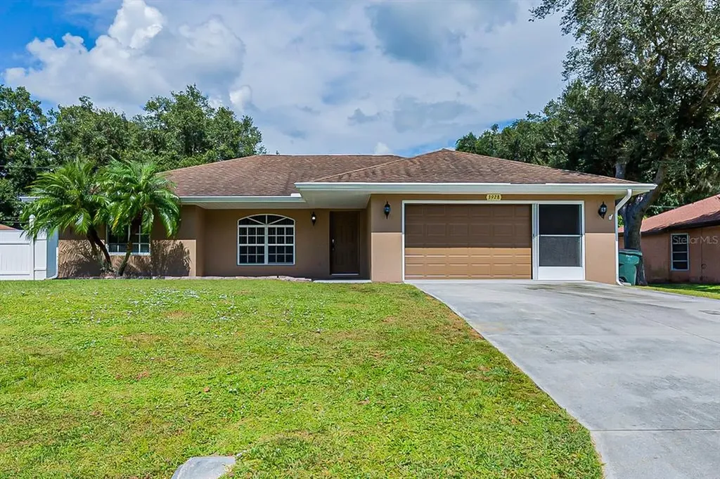 3928 Champagne Avenue North Port FL 34287
