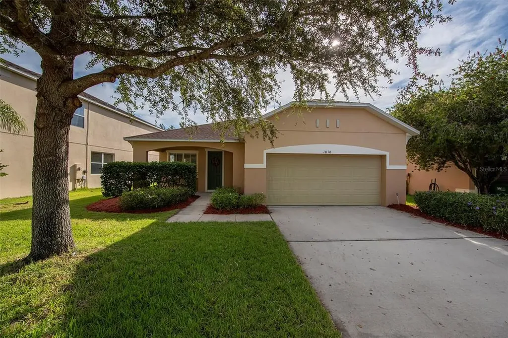 1818 Strathmore Circle Mount Dora FL 32757