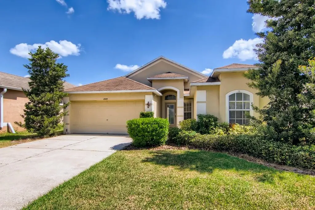 8335 Canterbury Lake Boulevard Tampa FL 33619