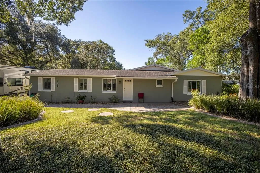 6802 Oakdale Drive Tampa FL 33610