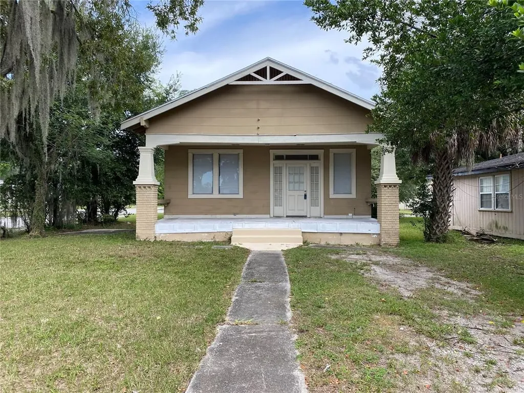 3200 E Powhatan Avenue Tampa FL 33610
