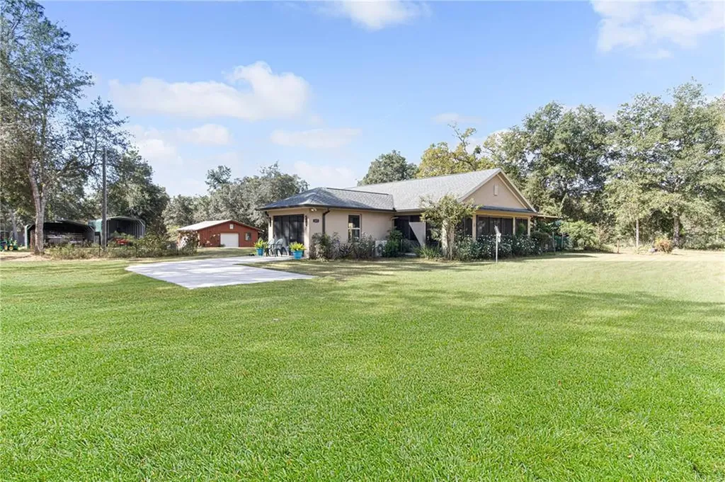 3470 SE 162nd Court Ocklawaha FL 32179