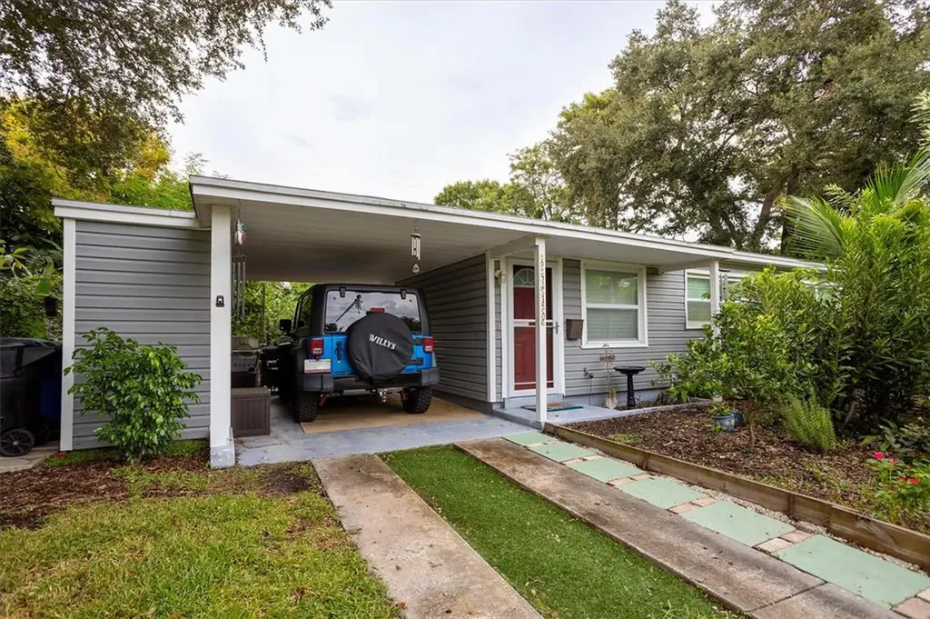 6710 12th Street N St Petersburg FL 33702