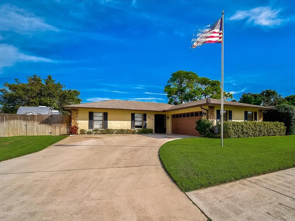 907 67th Avenue Drive W Bradenton FL 34207