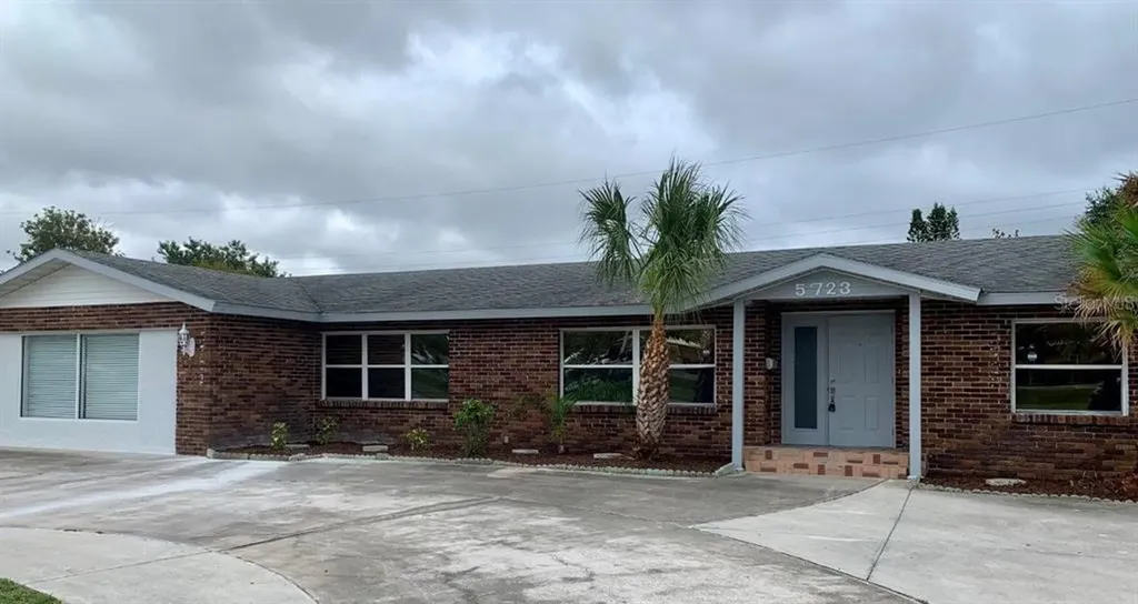 5723 26th Street W Bradenton FL 34207