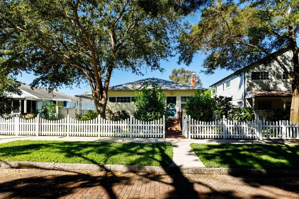 2710 10th Street N St Petersburg FL 33704