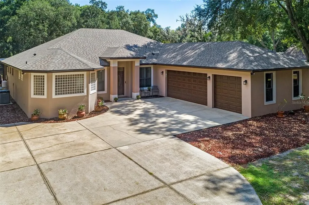 18322 County Road 455 Clermont FL 34715