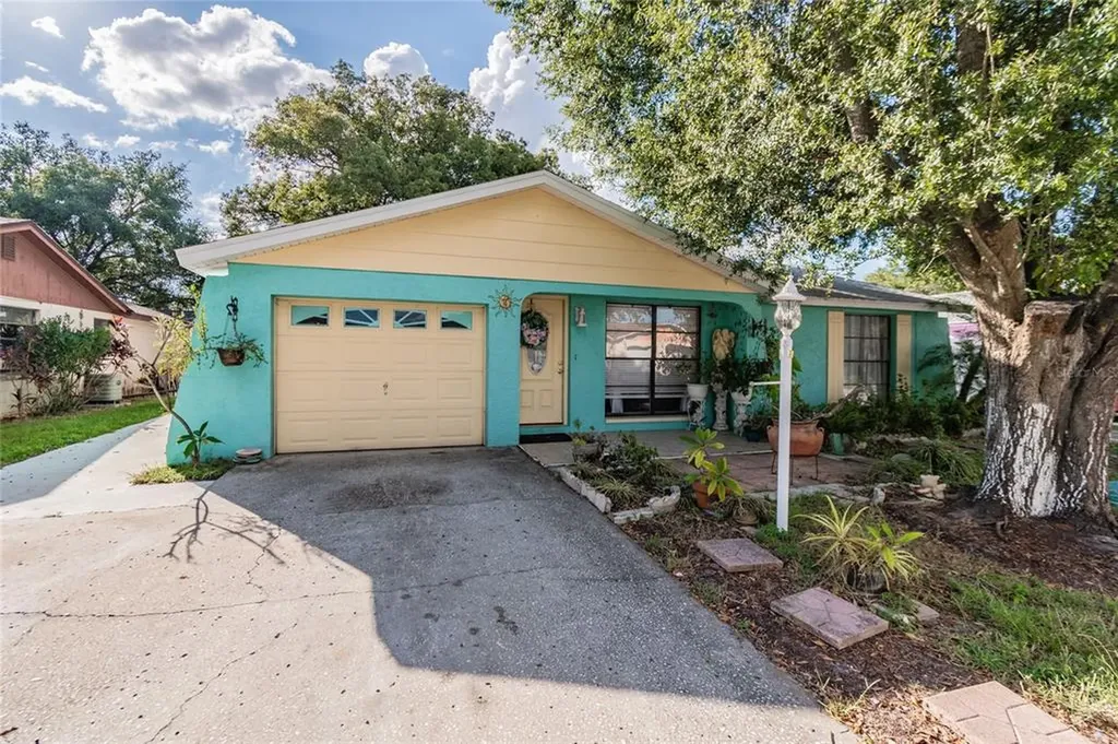 8206 Almond Place Tampa FL 33615