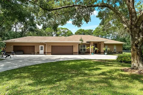 3850 67th Street Court E Bradenton FL 34208