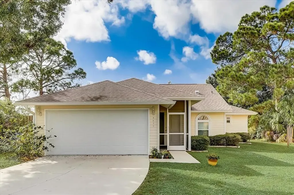 2039 Wood Hollow Place Sarasota FL 34235