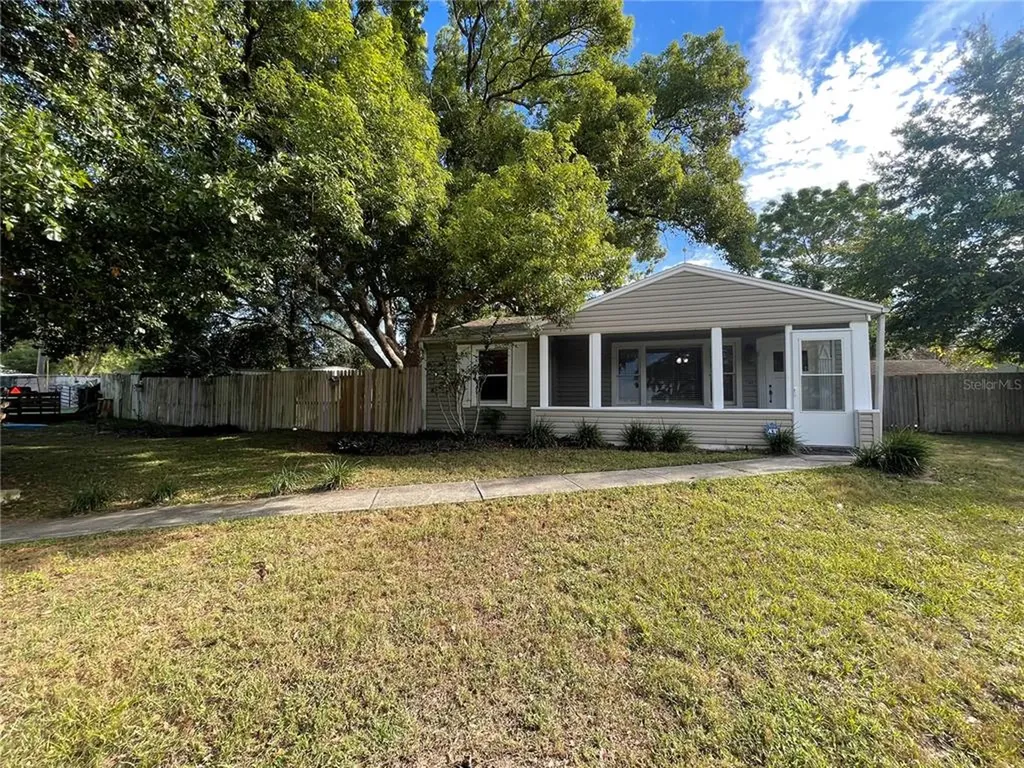 31600 Anderson Drive Tavares FL 32778