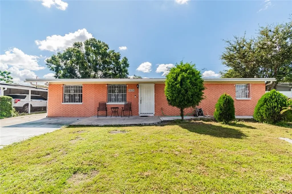 4524 W Hiawatha Street Tampa FL 33614