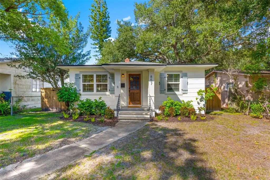 857 47th Avenue N St Petersburg FL 33703