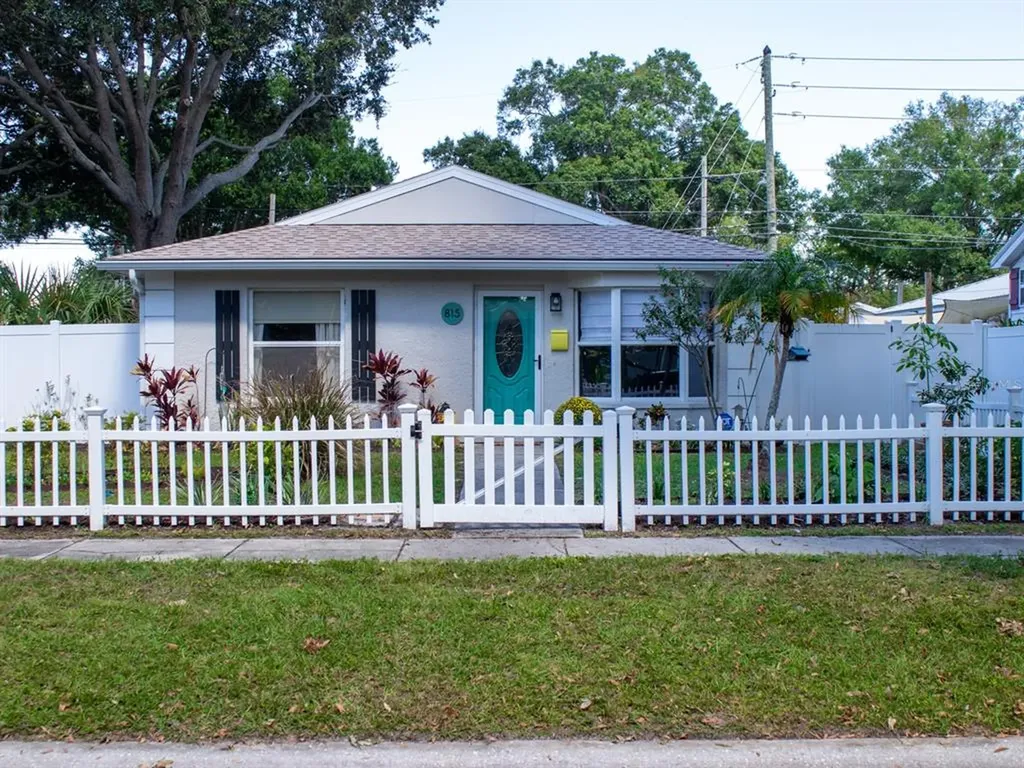 815 52nd Avenue N St Petersburg FL 33703