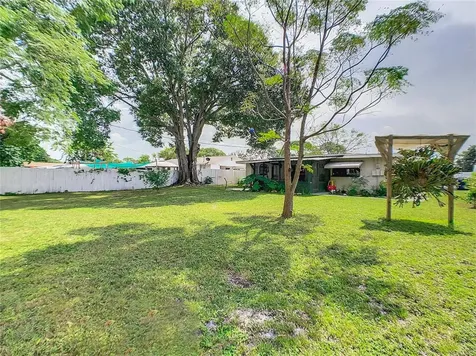 2812 40th Avenue W Bradenton FL 34205