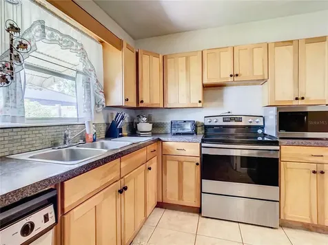 2812 40th Avenue W Bradenton FL 34205