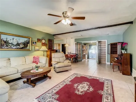 2812 40th Avenue W Bradenton FL 34205