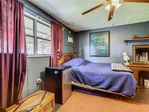 2812 40th Avenue W Bradenton FL 34205