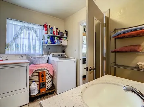 2812 40th Avenue W Bradenton FL 34205