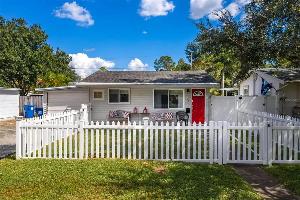 3521 Ithaca Street N St Petersburg FL 33713