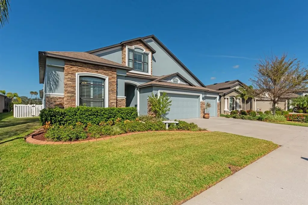 9213 Raes Creek Place Palmetto FL 34221